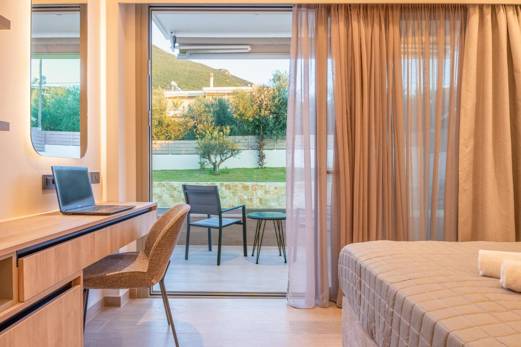 Esthisea Suites Kalamata Dış mekan fotoğraf